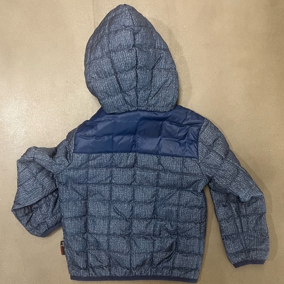 The North Face Boy’s Reversible Coat - Picture 2 of 8